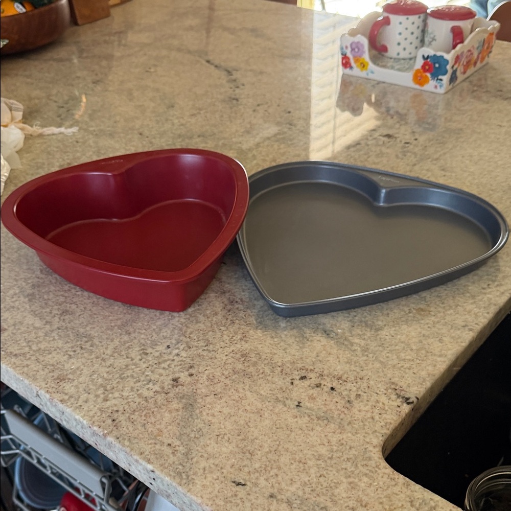 Wilton Heart-Shaped Red and Gray Bakeware Set
